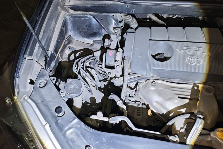 Used Toyota Highlander 2013 2.7L Two-Wheel Drive 5-Seater Purple Gold Edition Engine Bay Right