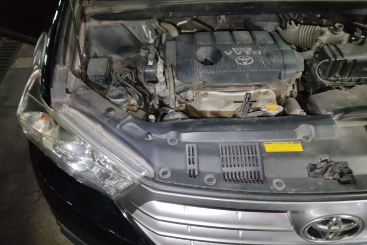 Used Toyota Highlander 2013 2.7L Two-Wheel Drive 7-Seater Zijin Edition Engine Bay Right
