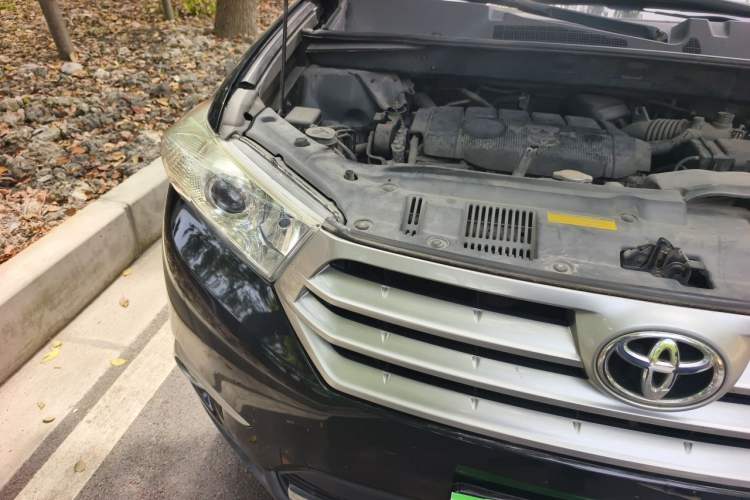 Used Toyota Highlander 2013 2.7L Two-Wheel Drive 7-Seater Zijin Edition Engine Bay Right
