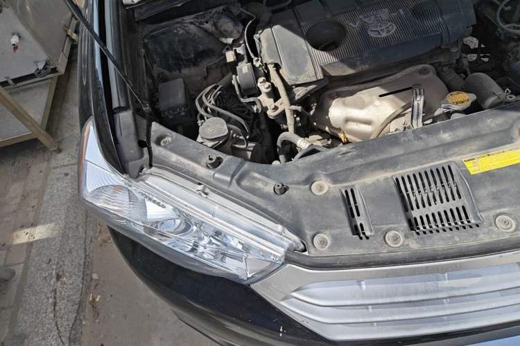 Used Toyota Highlander 2013 2.7L Two-Wheel Drive 7-Seater Zijin Edition Engine Bay Right