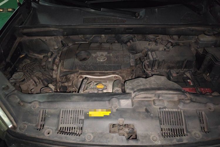 Used Toyota Highlander 2013 2.7L Two-Wheel Drive 5-Seater Purple Gold Edition Engine Bay