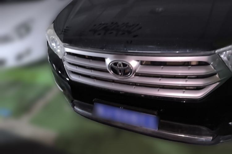 Used Toyota Highlander 2013 2.7L Two-Wheel Drive 5-Seater Purple Gold Edition Front