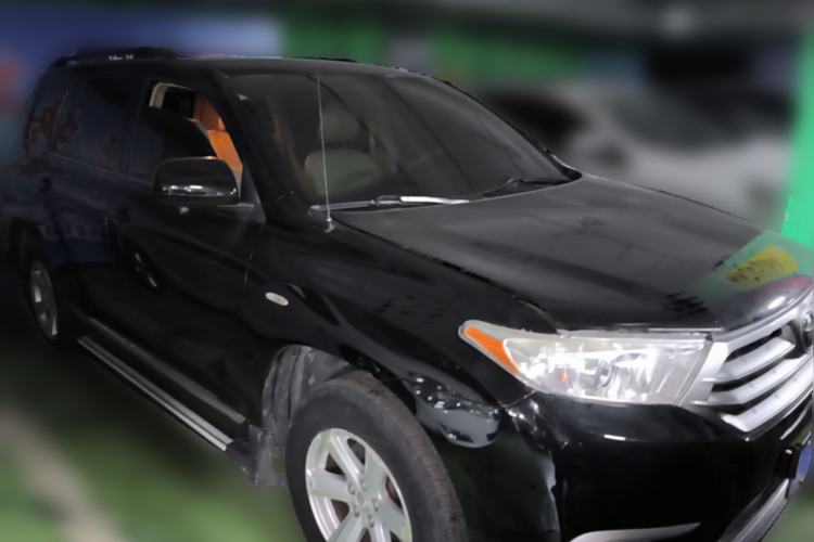 Used Toyota Highlander 2013 2.7L Two-Wheel Drive 5-Seater Purple Gold Edition Front Right 45 Deg