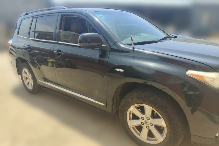 Used Toyota Highlander 2013 2.7L Two-Wheel Drive 5-Seater Purple Gold Edition Front Right 45 Deg