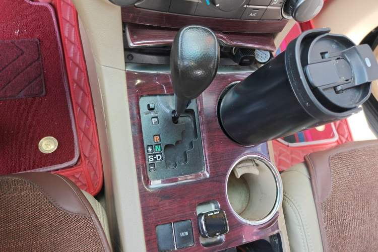 Used Toyota Highlander 2013 2.7L Two-Wheel Drive 5-Seater Purple Gold Edition Gear Lever