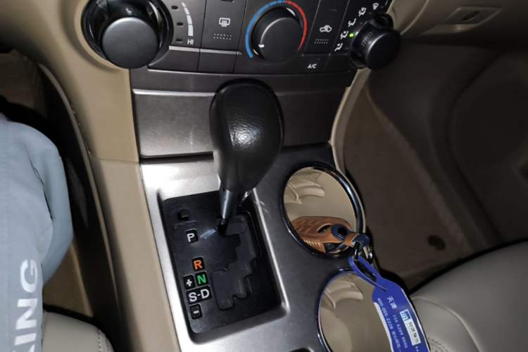Used Toyota Highlander 2013 2.7L Two-Wheel Drive 5-Seater Purple Gold Edition Gear Lever