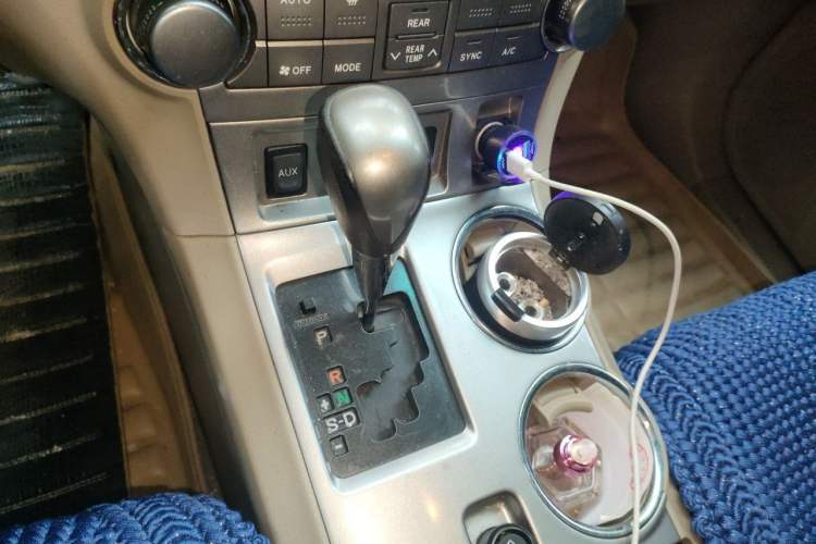 Used Toyota Highlander 2013 2.7L Two-Wheel Drive 7-Seater Zijin Edition Gear Lever