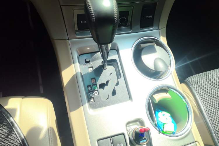 Used Toyota Highlander 2013 2.7L Two-Wheel Drive 7-Seater Zijin Edition Gear Lever