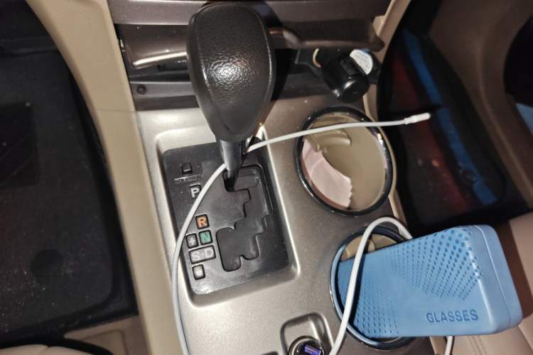 Used Toyota Highlander 2013 2.7L Two-Wheel Drive 5-Seater Purple Gold Edition Gear Lever