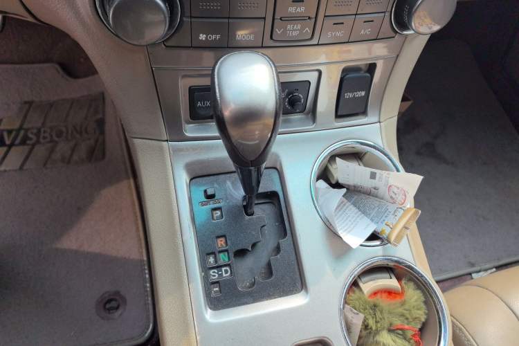 Used Toyota Highlander 2013 2.7L Two-Wheel Drive 7-Seater Zijin Edition Gear Lever