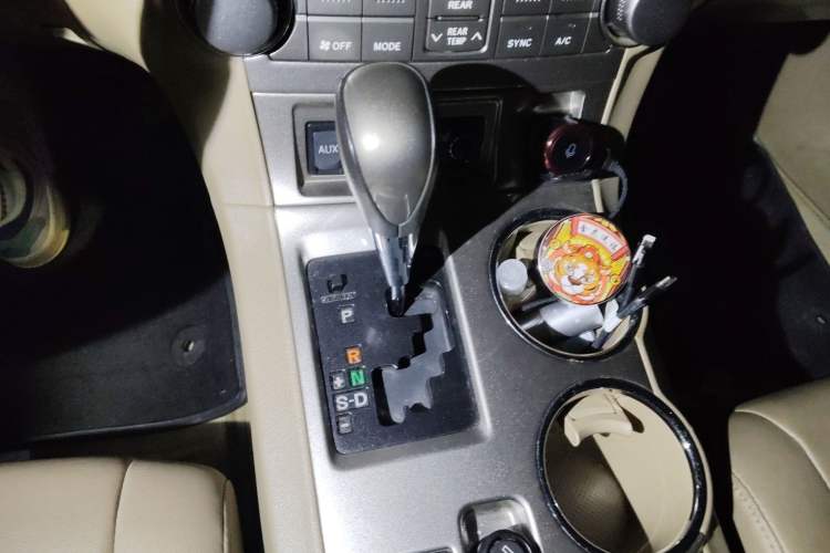 Used Toyota Highlander 2013 2.7L Two-Wheel Drive 7-Seater Zijin Edition Gear Lever