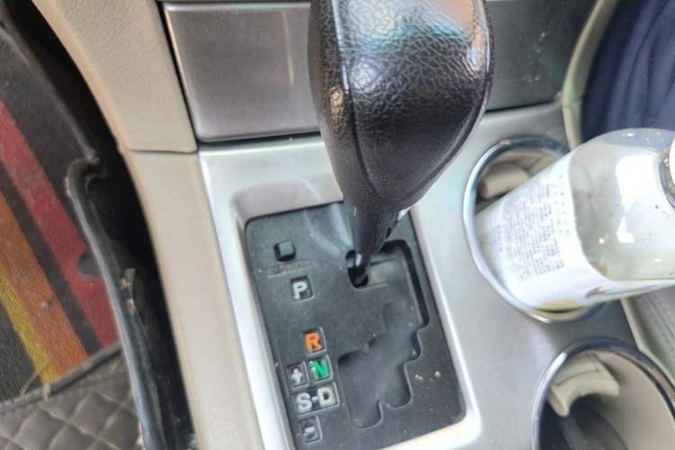 Used Toyota Highlander 2013 2.7L Two-Wheel Drive 5-Seater Purple Gold Edition Gear Lever