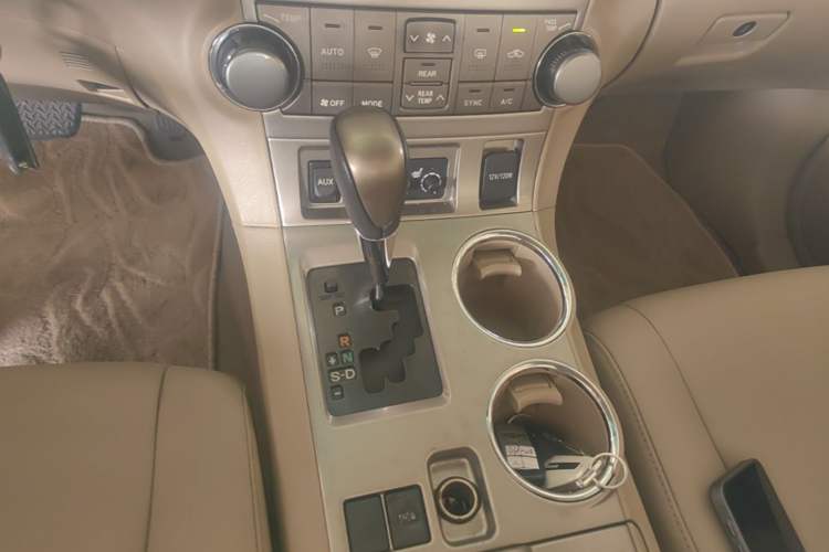 Used Toyota Highlander 2013 2.7L Two-Wheel Drive 7-Seater Zijin Edition Gear Lever