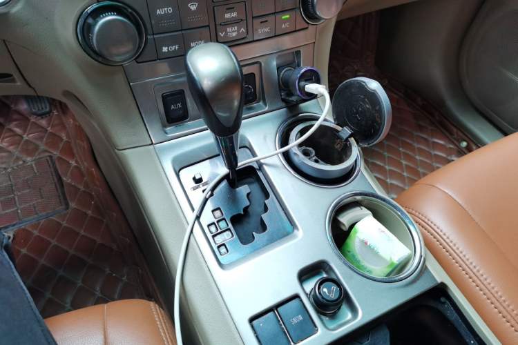 Used Toyota Highlander 2013 2.7L Two-Wheel Drive 7-Seater Zijin Edition Gear Lever