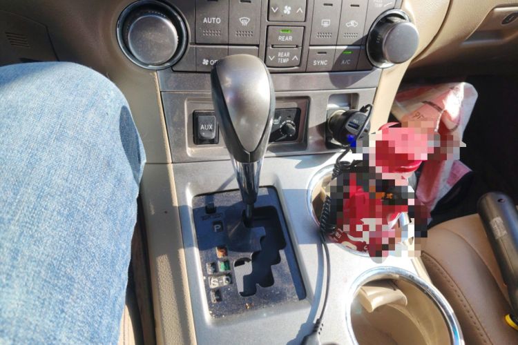 Used Toyota Highlander 2013 2.7L Two-Wheel Drive 7-Seater Zijin Edition Gear Lever