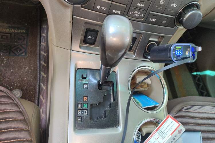 Used Toyota Highlander 2013 2.7L Two-Wheel Drive 7-Seater Zijin Edition Gear Lever