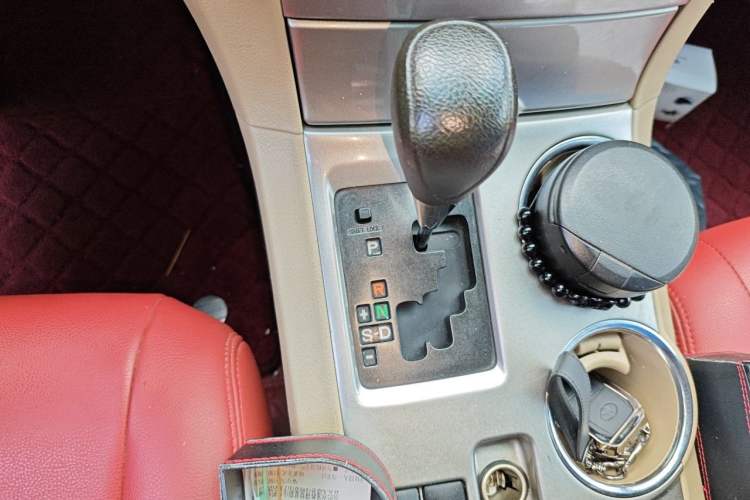 Used Toyota Highlander 2013 2.7L Two-Wheel Drive 5-Seater Purple Gold Edition Gear Lever