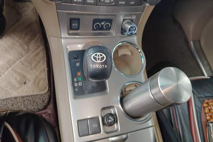 Used Toyota Highlander 2013 2.7L Two-Wheel Drive 7-Seater Zijin Edition Gear Lever