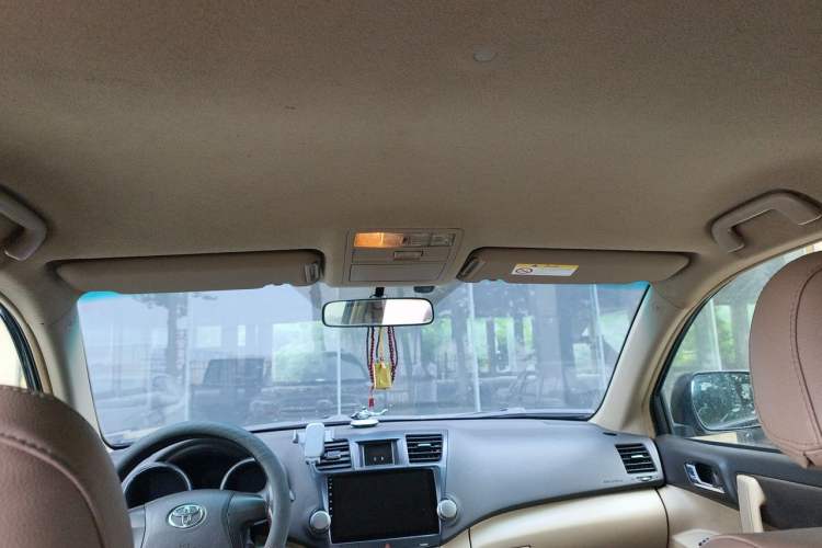 Used Toyota Highlander 2013 2.7L Two-Wheel Drive 5-Seater Purple Gold Edition Headliner