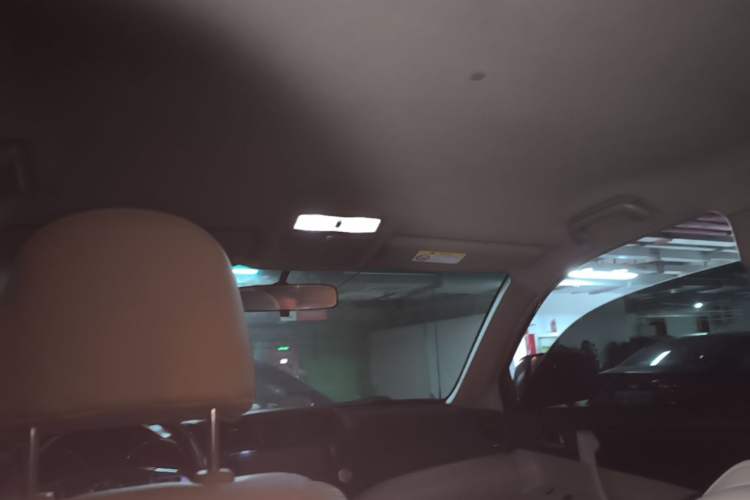 Used Toyota Highlander 2013 2.7L Two-Wheel Drive 5-Seater Purple Gold Edition Headliner