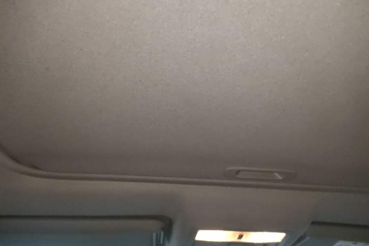 Used Toyota Highlander 2013 2.7L Two-Wheel Drive 7-Seater Zijin Edition Headliner