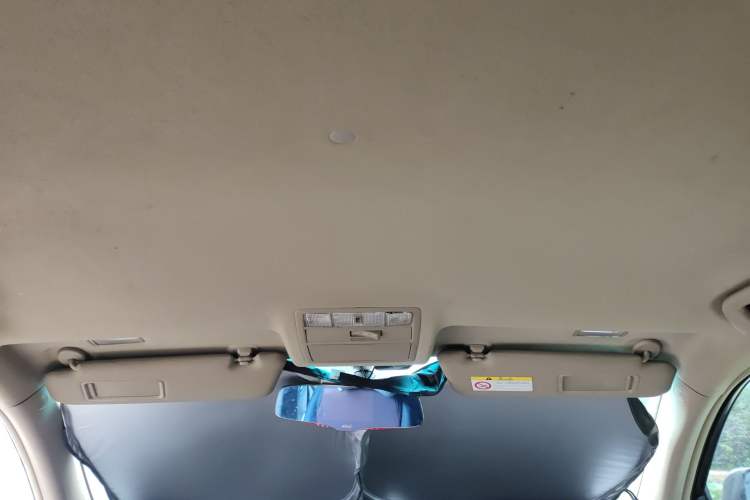 Used Toyota Highlander 2013 2.7L Two-Wheel Drive 5-Seater Purple Gold Edition Headliner