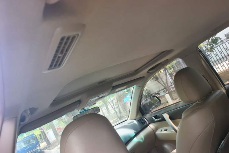 Used Toyota Highlander 2013 2.7L Two-Wheel Drive 7-Seater Zijin Edition Headliner