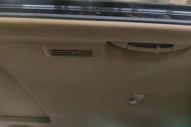 Used Toyota Highlander 2013 2.7L Two-Wheel Drive 7-Seater Zijin Edition Headliner