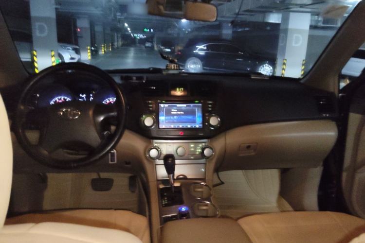 Used Toyota Highlander 2013 2.7L Two-Wheel Drive 5-Seater Purple Gold Edition Headliner