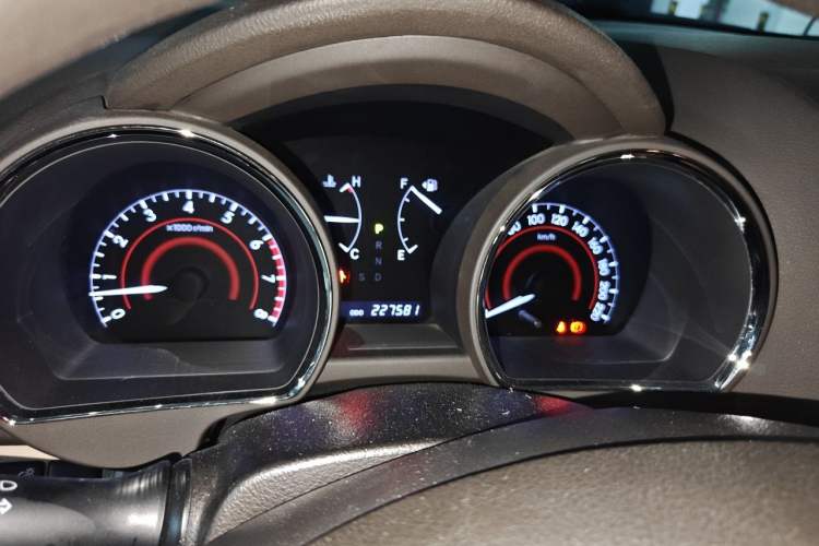 Used Toyota Highlander 2013 2.7L Two-Wheel Drive 5-Seater Purple Gold Edition Instrument Cluster
