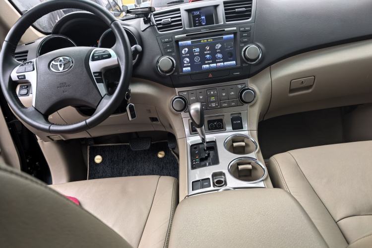 Used Toyota Highlander 2013 2.7L Two-Wheel Drive 7-Seater Zijin Edition Interior 1