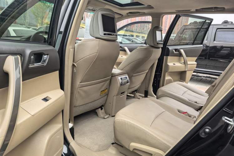 Used Toyota Highlander 2013 2.7L Two-Wheel Drive 7-Seater Zijin Edition Interior 4