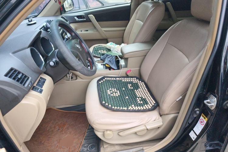 Used Toyota Highlander 2013 2.7L Two-Wheel Drive 5-Seater Purple Gold Edition Left Front Seat