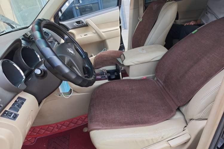 Used Toyota Highlander 2013 2.7L Two-Wheel Drive 5-Seater Purple Gold Edition Left Front Seat