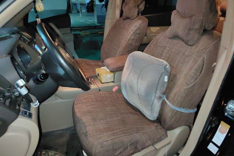 Used Toyota Highlander 2013 2.7L Two-Wheel Drive 5-Seater Purple Gold Edition Left Front Seat