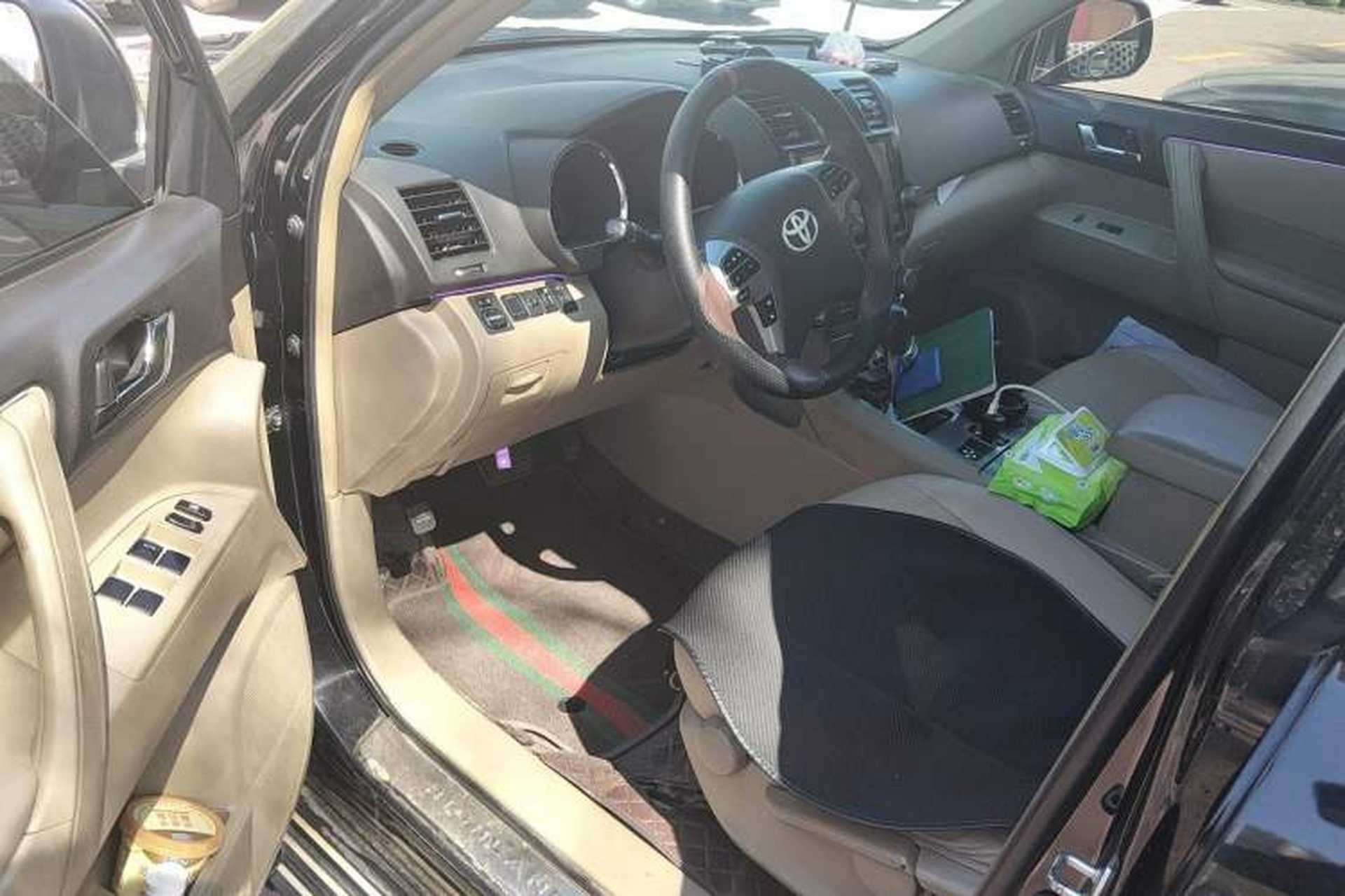 Used Toyota Highlander 2013 2.7L Two-Wheel Drive 5-Seater Purple Gold Edition Left Front Seat