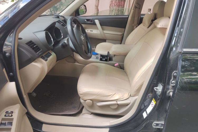 Used Toyota Highlander 2013 2.7L Two-Wheel Drive 5-Seater Purple Gold Edition Left Front Seat