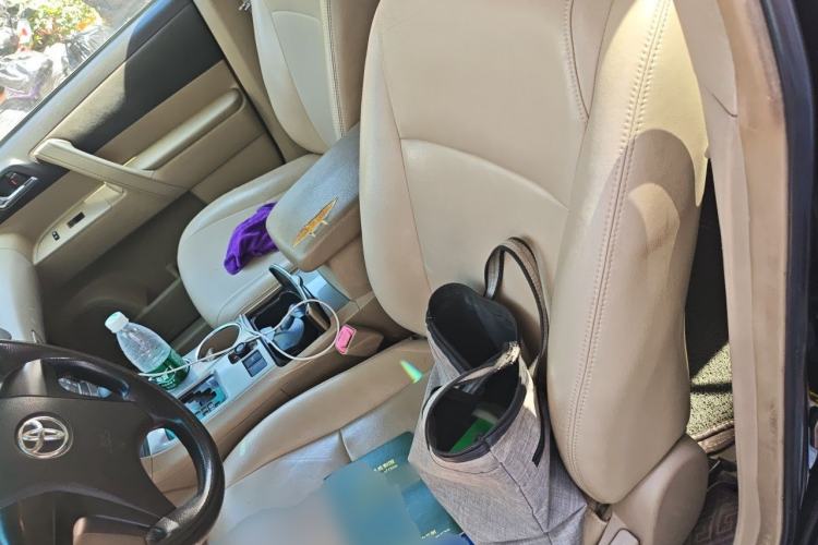 Used Toyota Highlander 2013 2.7L Two-Wheel Drive 5-Seater Purple Gold Edition Left Front Seat