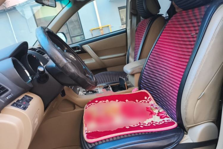 Used Toyota Highlander 2013 2.7L Two-Wheel Drive 5-Seater Purple Gold Edition Left Front Seat