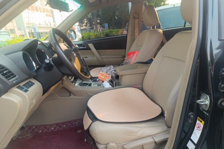 Used Toyota Highlander 2013 2.7L Two-Wheel Drive 5-Seater Purple Gold Edition Left Front Seat