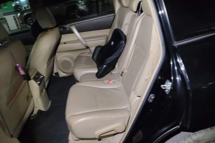 Used Toyota Highlander 2013 2.7L Two-Wheel Drive 7-Seater Zijin Edition Left Rear Seat