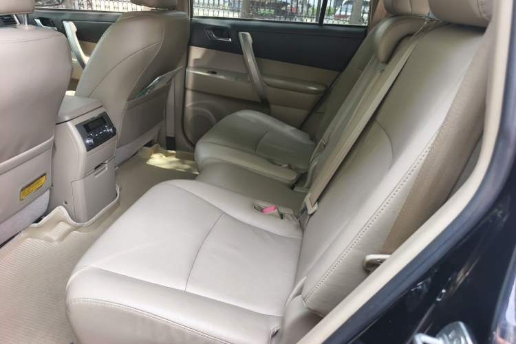 Used Toyota Highlander 2013 2.7L Two-Wheel Drive 7-Seater Zijin Edition Left Rear Seat
