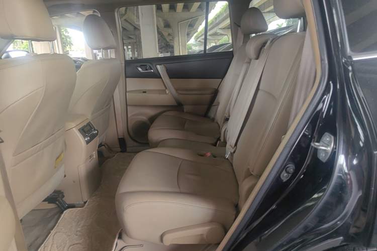 Used Toyota Highlander 2013 2.7L Two-Wheel Drive 7-Seater Zijin Edition Left Rear Seat