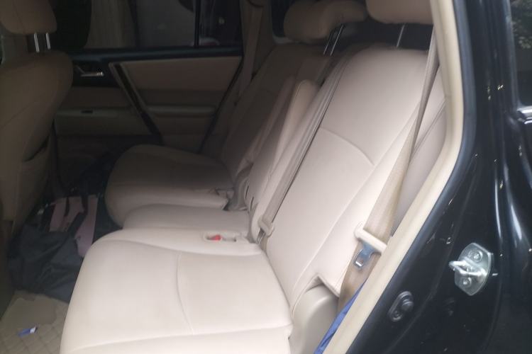 Used Toyota Highlander 2013 2.7L Two-Wheel Drive 5-Seater Purple Gold Edition Left Rear Seat