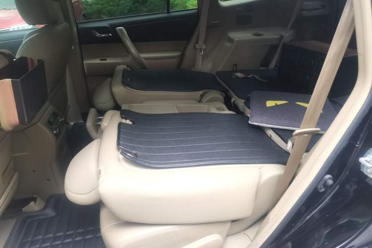 Used Toyota Highlander 2013 2.7L Two-Wheel Drive 7-Seater Zijin Edition Left Rear Seat