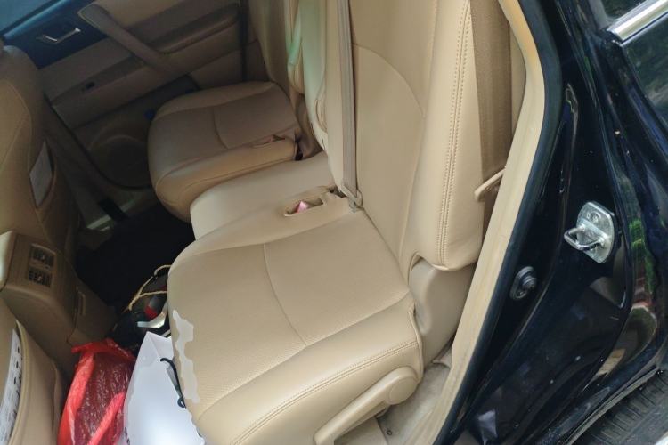 Used Toyota Highlander 2013 2.7L Two-Wheel Drive 5-Seater Purple Gold Edition Left Rear Seat