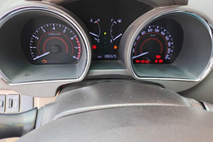 Used Toyota Highlander 2013 2.7L Two-Wheel Drive 5-Seater Purple Gold Edition Odometer Close Up