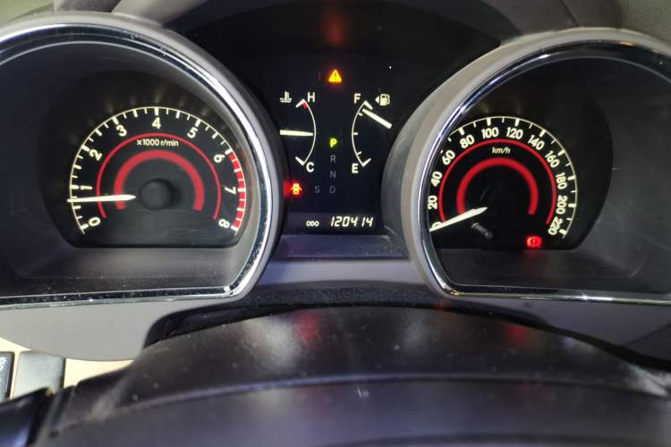 Used Toyota Highlander 2013 2.7L Two-Wheel Drive 7-Seater Zijin Edition Odometer Close Up