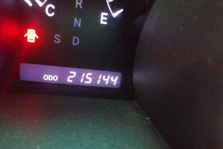 Used Toyota Highlander 2013 2.7L Two-Wheel Drive 5-Seater Purple Gold Edition Odometer Close Up