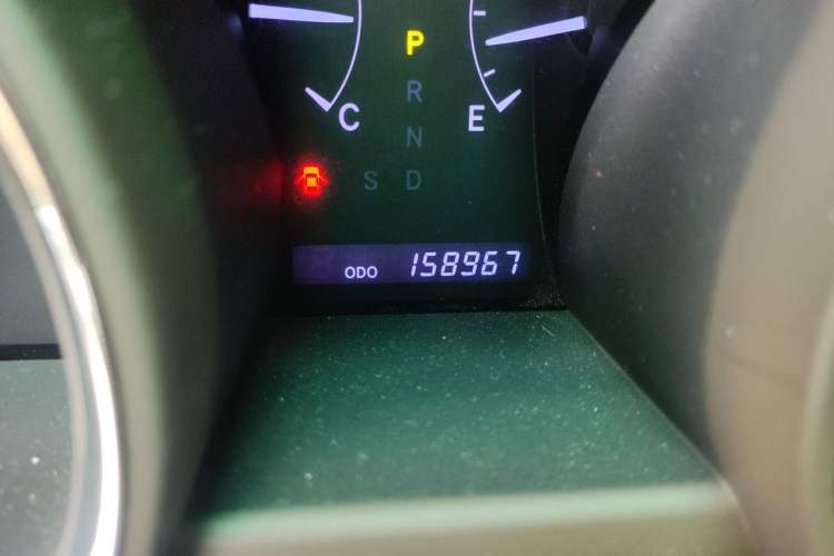 Used Toyota Highlander 2013 2.7L Two-Wheel Drive 5-Seater Purple Gold Edition Odometer Close Up
